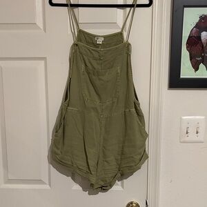 Billabong Sage Green Apparel